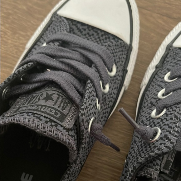New Converse Women’s shoes! - Picture 4 of 4